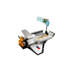 LEGO Creator 3in1 Space Shuttle construction set featuring a detailed shuttle with orange thrusters, an opening hatch, and a detachable satellite.