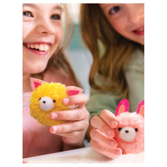 4M - KidzMaker - Maak Je Eigen Pom Pom - Knutselen - 5+ - 4M04760