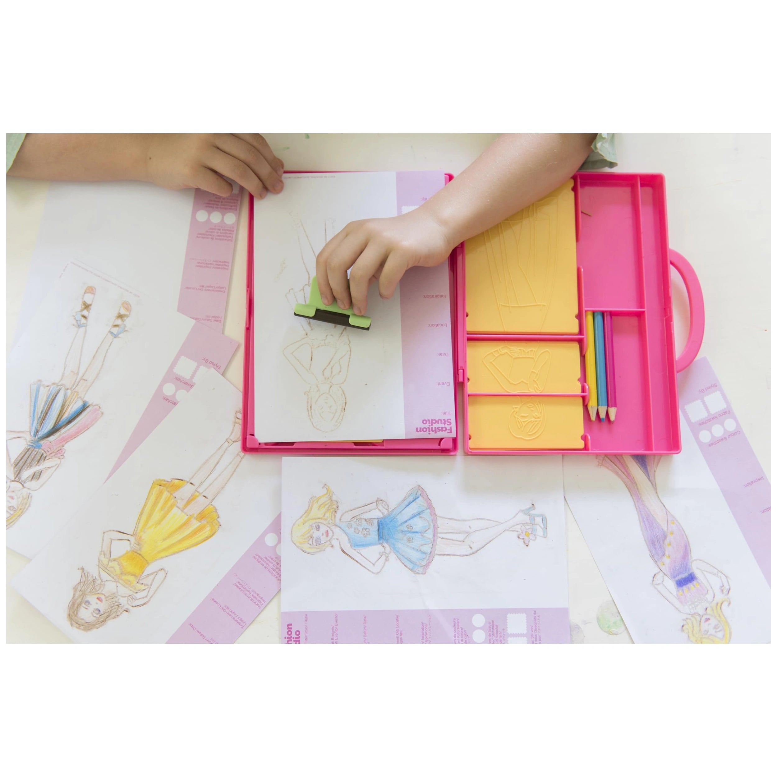 4M - KidzMaker - My Design Portfolio Fashion Studio - Arts & Crafts