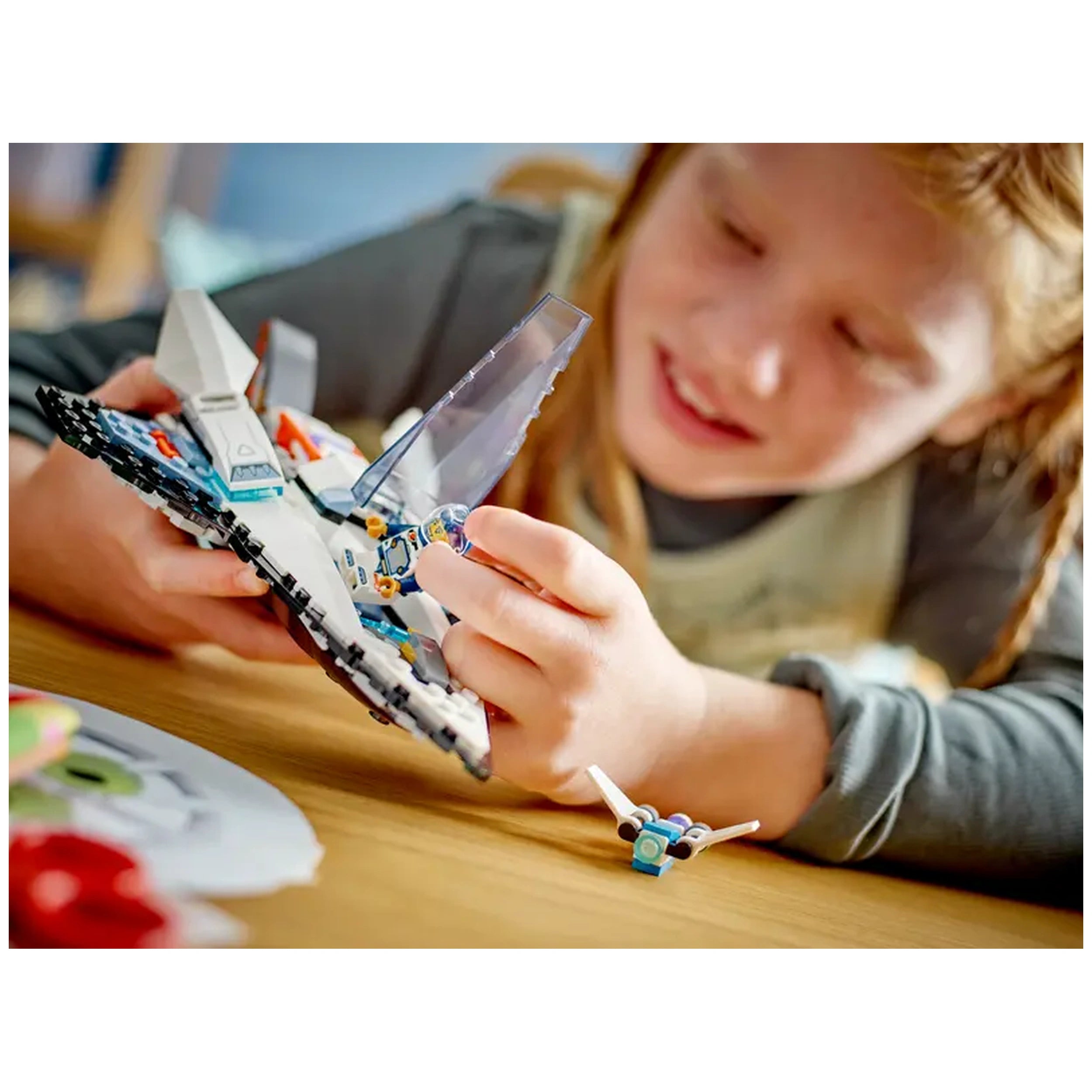 Lego - City - Interstellar Spaceship - Construction Set Toys