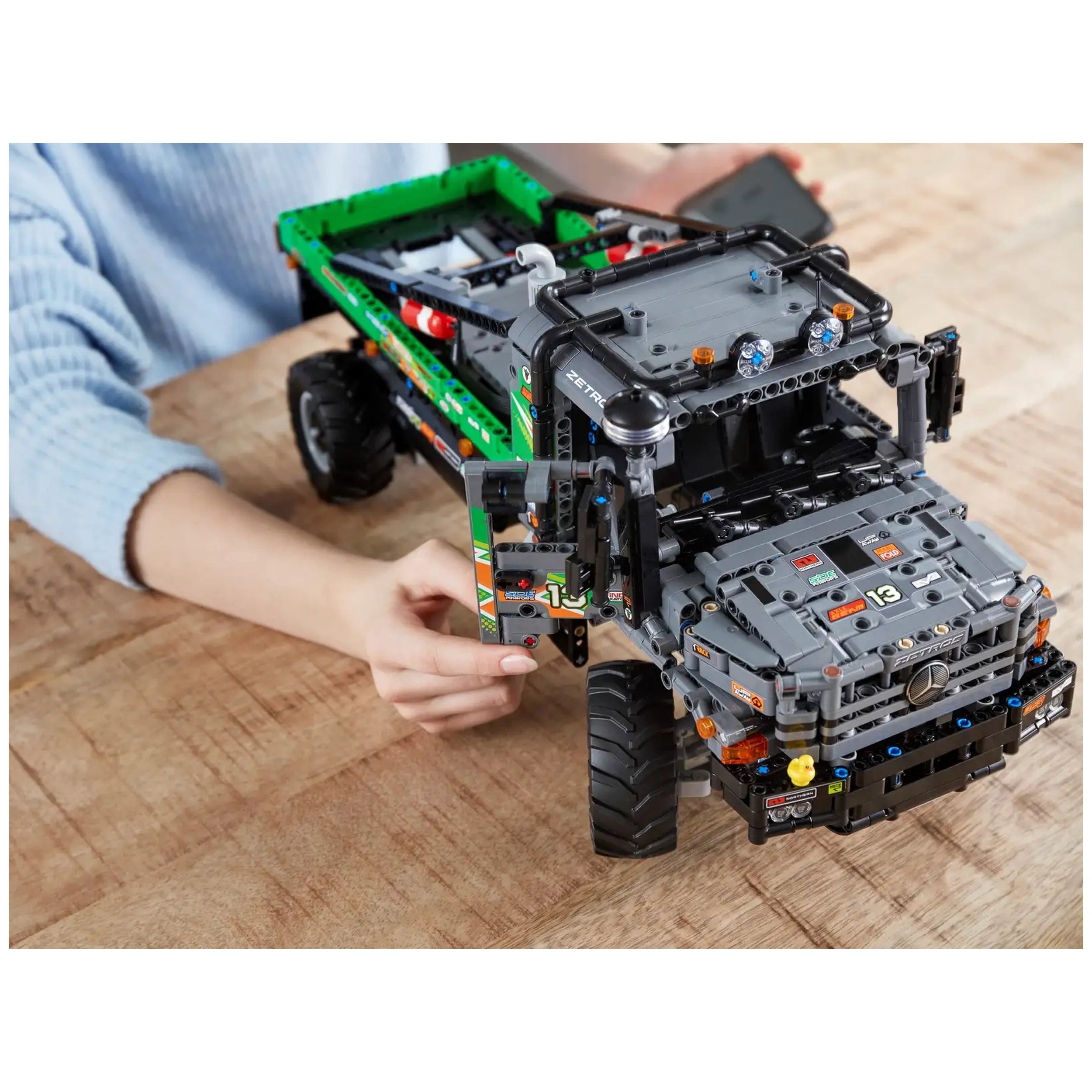 Lego - Technic - 4x4 Mercedes-Benz Zetros Trial Truck - Construction Set Toys