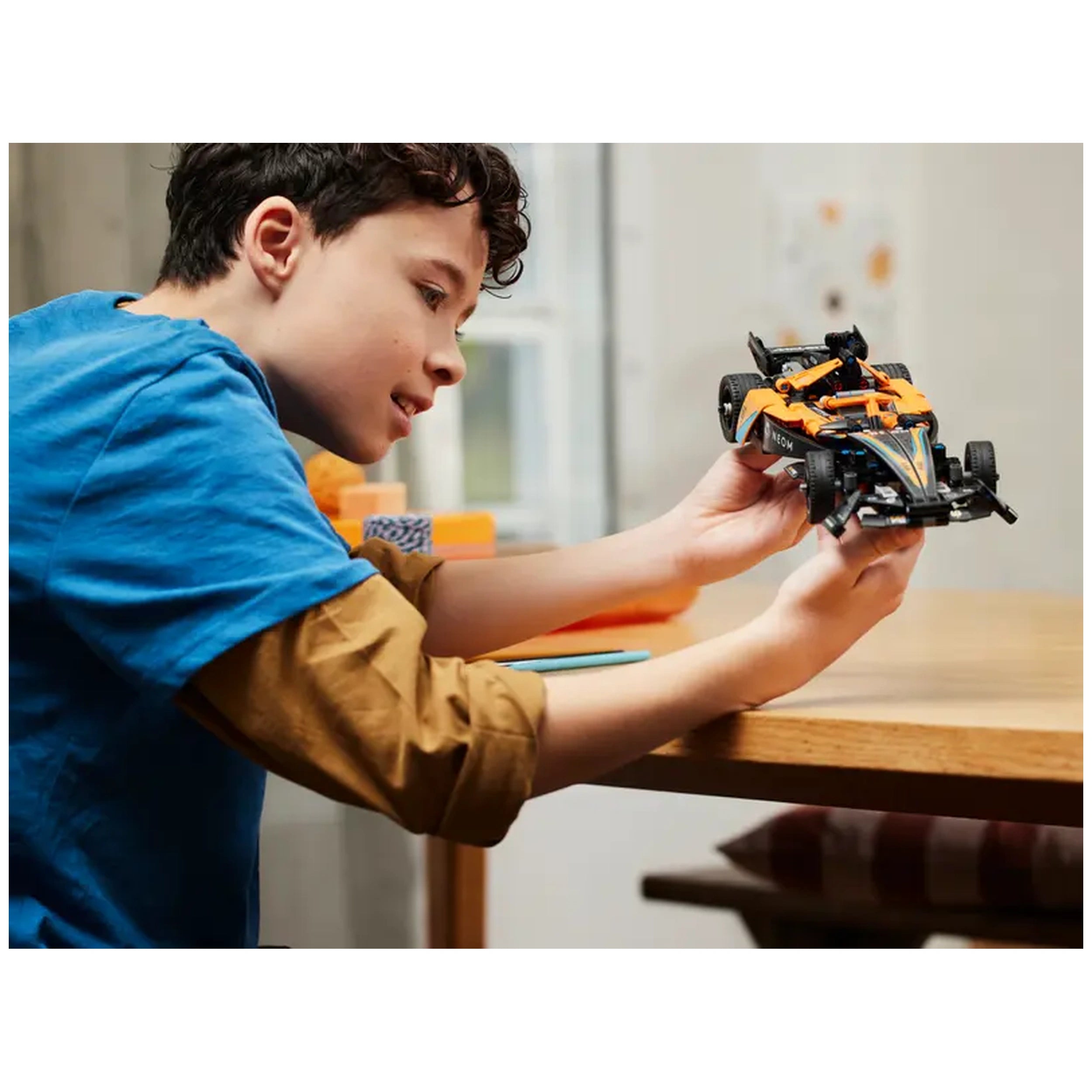 Lego - Technic - NEOM McLaren Formula E Team - Construction Set Toys