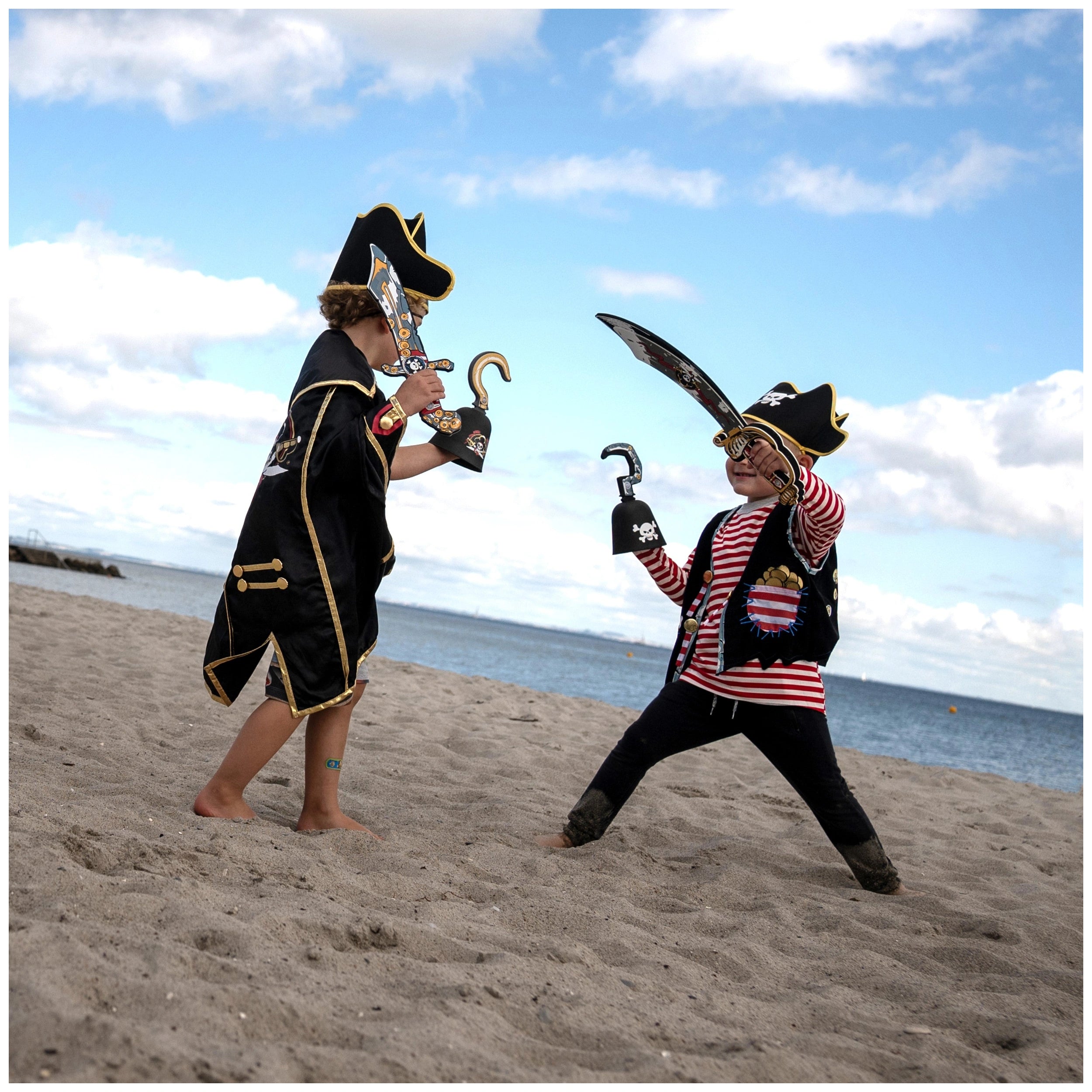 Liontouch - Pirate Knife - Pirate Red Stripe - Pretend Professions & Role Playing