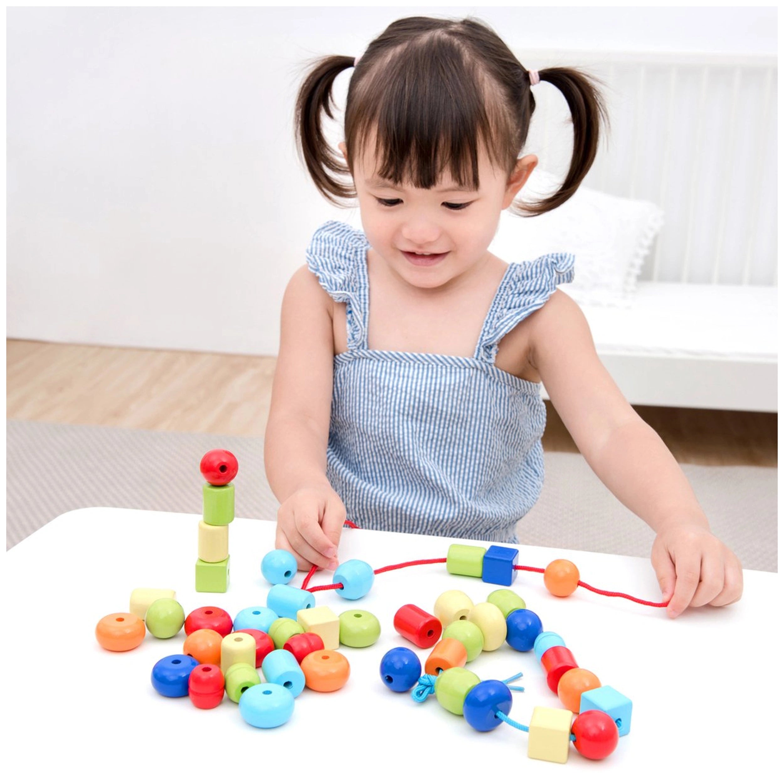 New Classic Toys - Houten Rijgparels In Doos - 96 Parels - Kunst & Ambachten