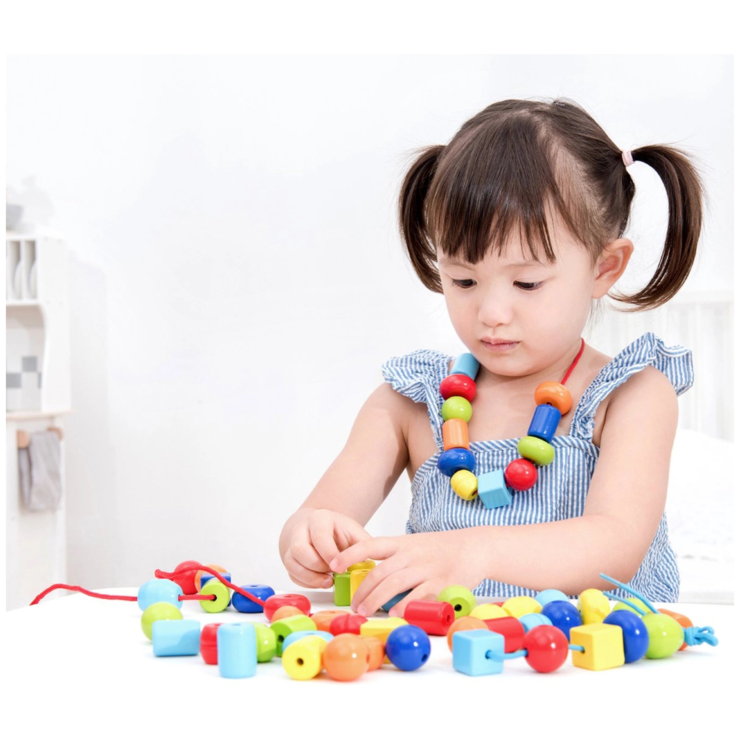 New Classic Toys - Houten Rijgparels In Doos - 96 Parels - Kunst & Ambachten