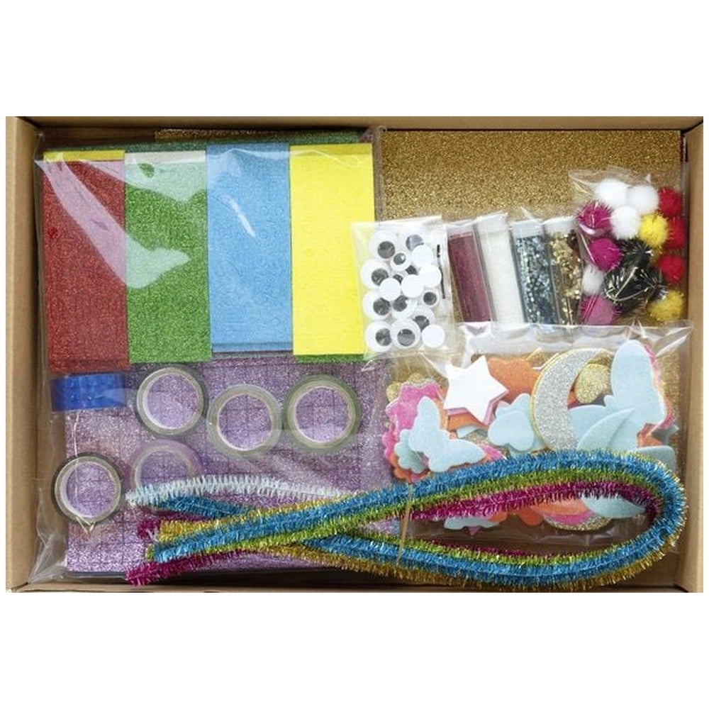 Folia Kreativ Box features 900 multi-colored craft supplies in a cardboard box with various plastic bags showcasing contents.